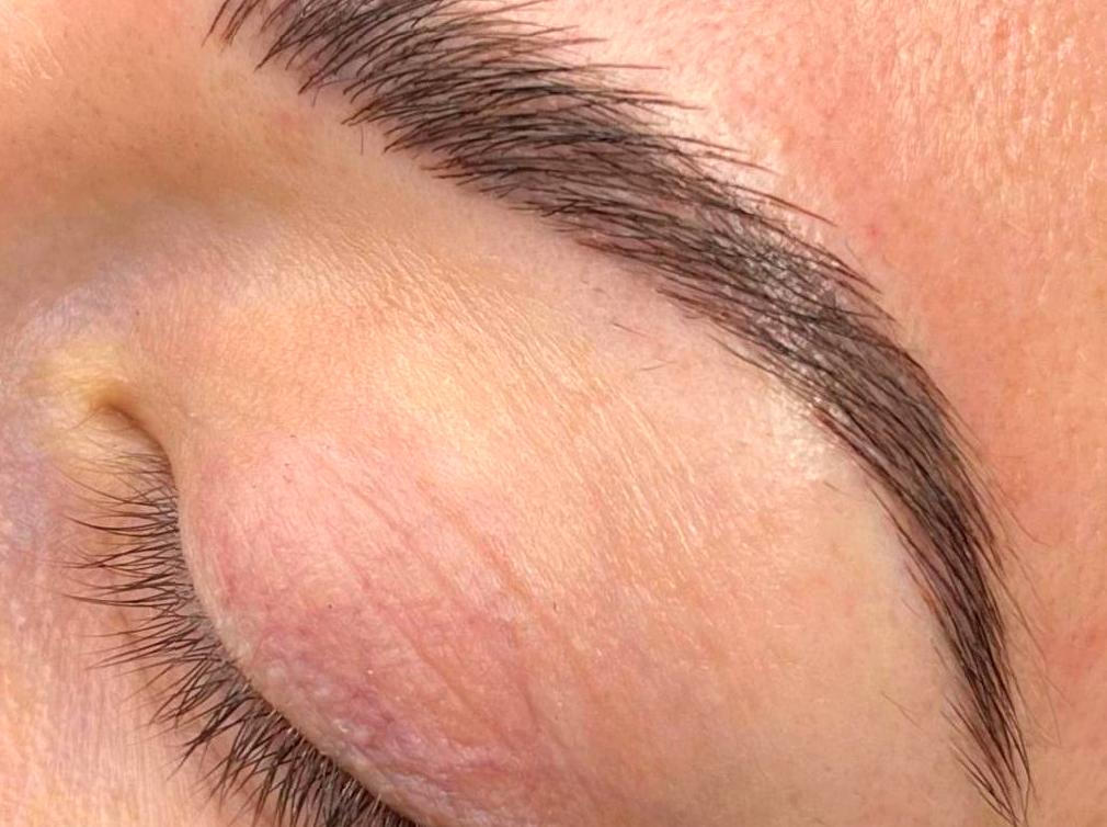 How to Obtain Eyebrow Microblading Certification