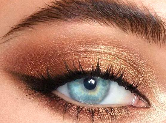 Makeup Ideas to Complement Blue Eyes